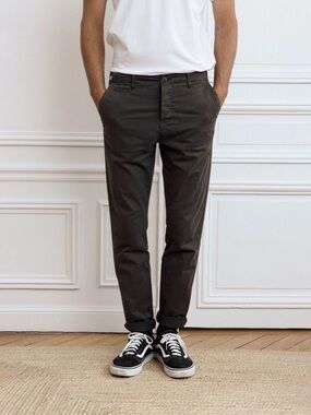 Men's Slim Chino Pants in Dark Grey - Classic Casual Trousers